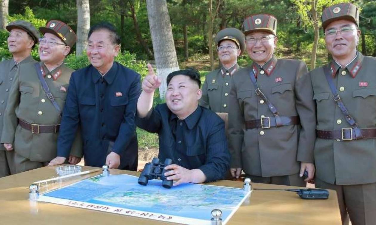 Επί ποδός πολέμου η Βόρεια Κορέα: Ο Κιμ Γιονγκ Ουν δοκίμασε νέο υπερόπλο (Pics)