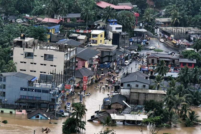 Δραματικές εικόνες στη Σρι Λάνκα: Τουλάχιστον 122 νεκροί από τις πλημμύρες και τις κατολισθήσεις