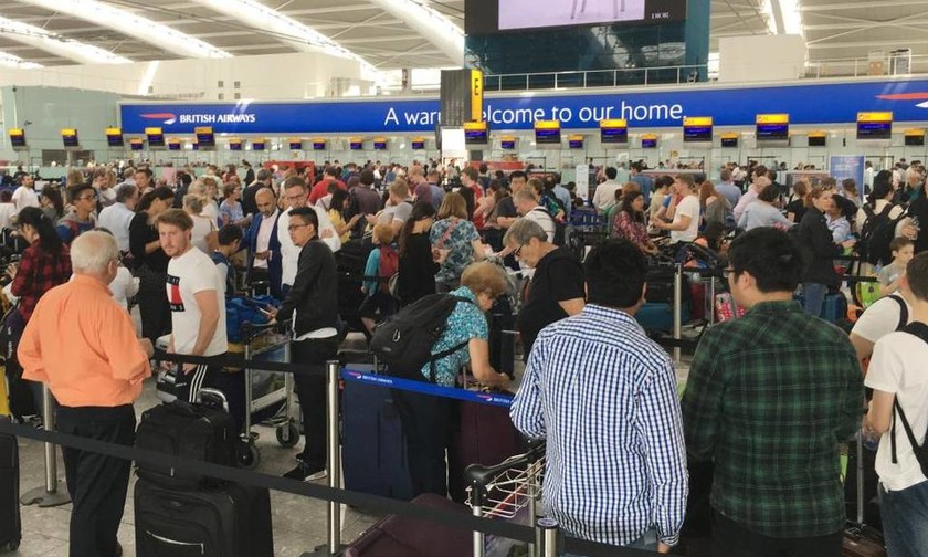 Χάος στο αεροδρόμιο Χίθροου: Τρίτη ημέρα ταλαιπωρίας των επιβατών της British Airways (Pics)