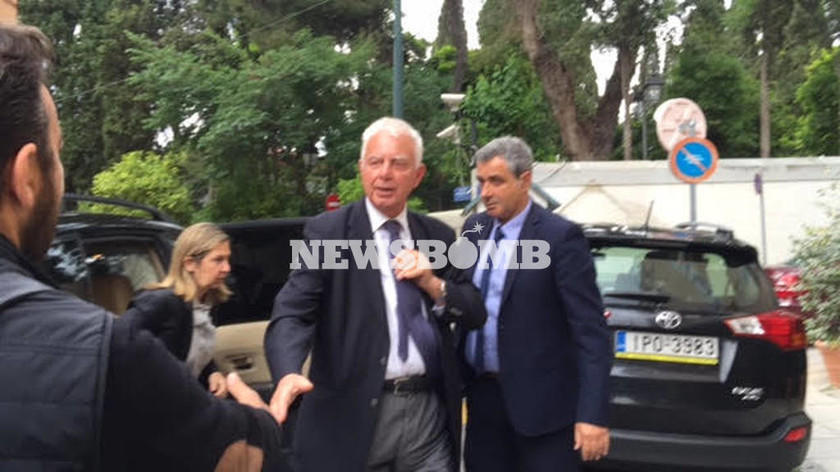 Κωνσταντίνος Μητσοτάκης: Φίλοι και συγγενείς στο σπίτι του πρώην πρωθυπουργού (pics)