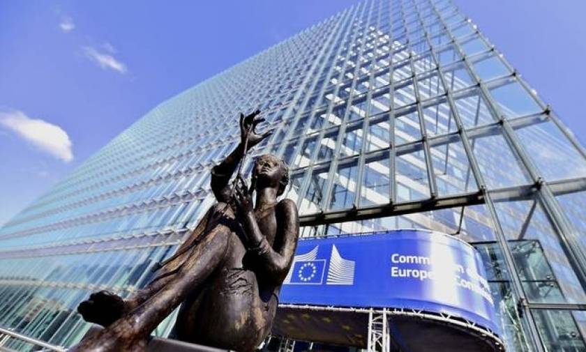 Στη γραμμή Σόιμπλε η Κομισιόν - Θέλει δημιουργία Ευρωπαϊκού Νομισματικού Ταμείου