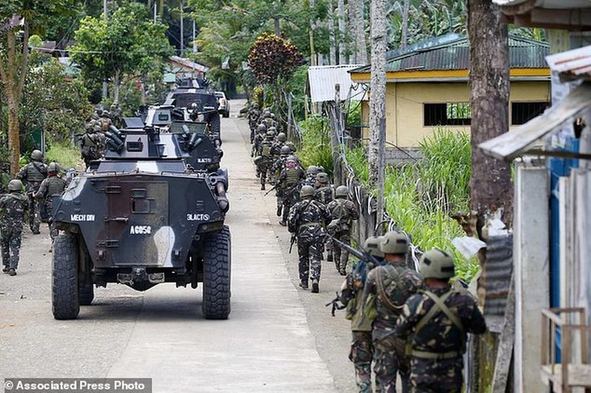 Τραγωδία στις Φιλιππίνες: Ο Ντουτέρτε βομβάρδισε το στρατό του - Τουλάχιστον 10 στρατιώτες νεκροί
