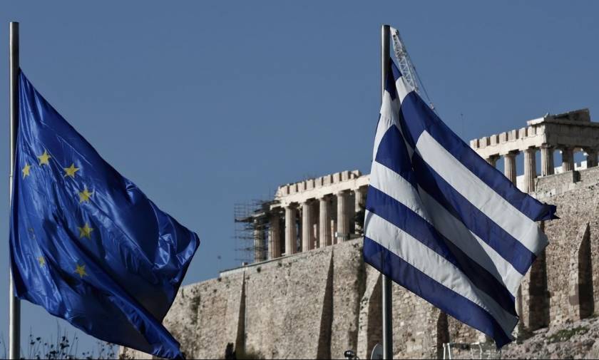 Bloomberg: Μεσοπρόθεσμα μέτρα για την βιωσιμότητα του ελληνικού χρέους προτείνει ο ESM