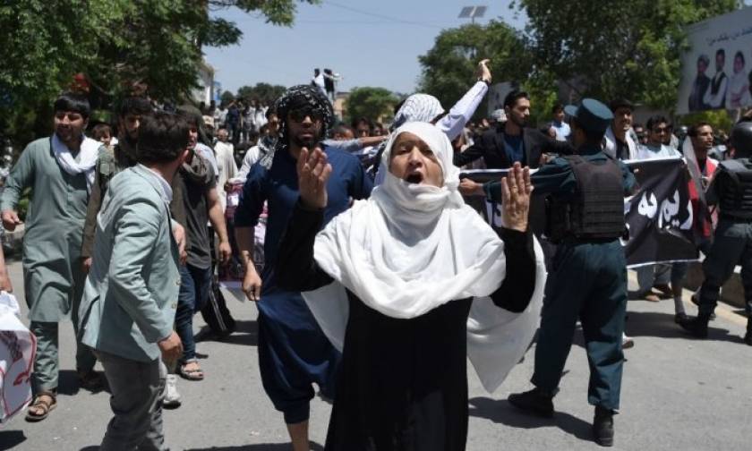 Αιματοβαμμένη κηδεία στο Αφγανιστάν: Τουλάχιστον 12 νεκροί