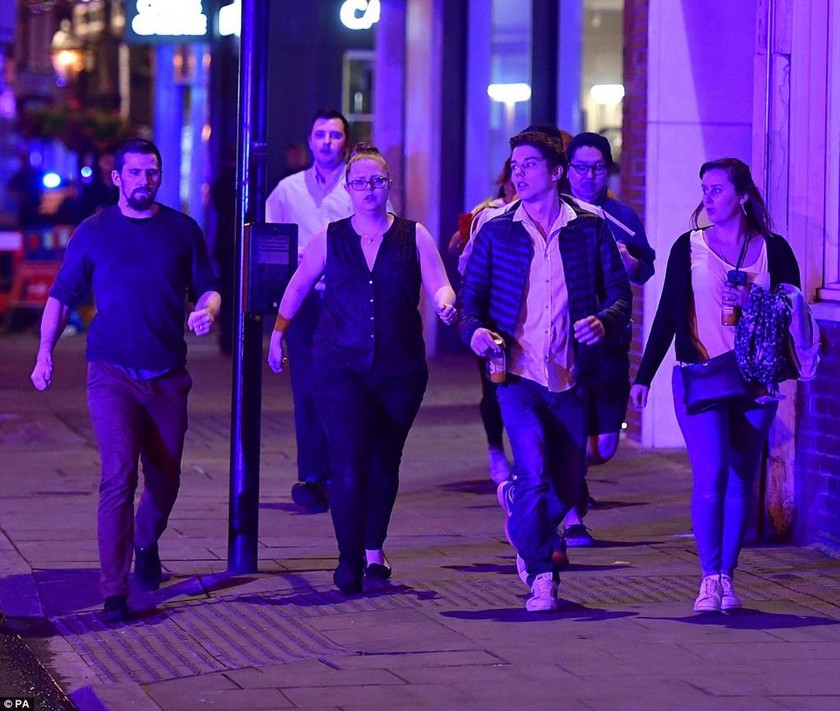 Τρομοκρατικές επιθέσεις Λονδίνο: Νεκροί και δεκάδες τραυματίες σε τρεις περιοχές (Pics+Vids)