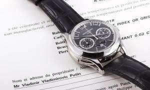Δε φαντάζεστε πόσο πωλείται σε δημοπρασία το ρολόι του Πούτιν (Pics)