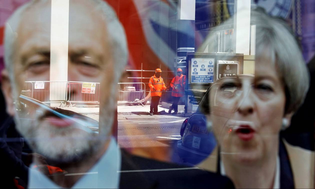 Θρίλερ στις εκλογές στη Βρετανία: Φήμες για παραίτηση της Μέι - Έχασε την αυτοδυναμία