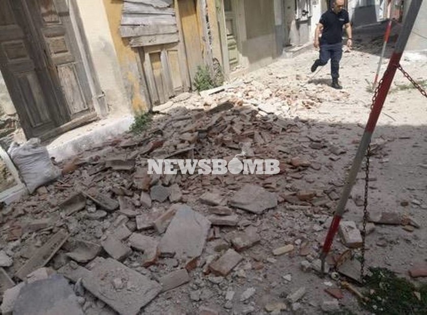 Σεισμός Μυτιλήνη: Κατέρρευσαν σπίτια στο Πλωμάρι - Δείτε αποκλειστικές εικόνες