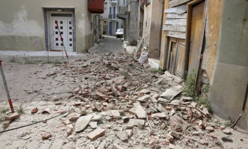 Σεισμός Μυτιλήνη: Οι βάρκες βγήκαν στη στεριά - Εικόνες καταστροφής σε Βρίσα και Πλωμάρι (vid)