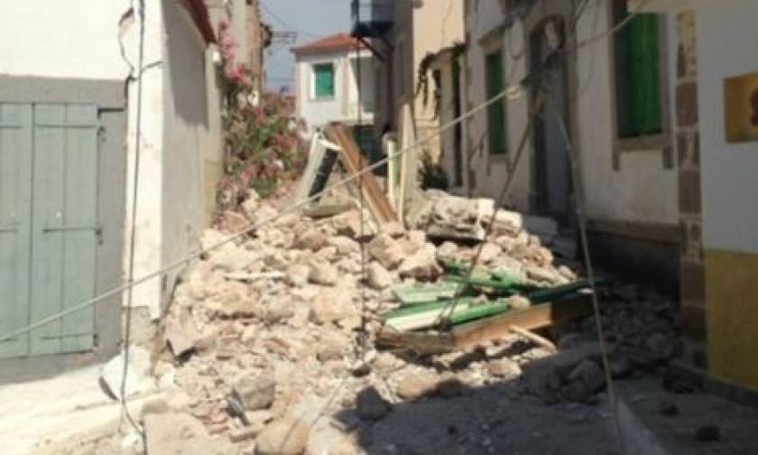 Σεισμός Μυτιλήνη - Βρίσα: Το μισό χωριό έχει γκρεμιστεί (photos)