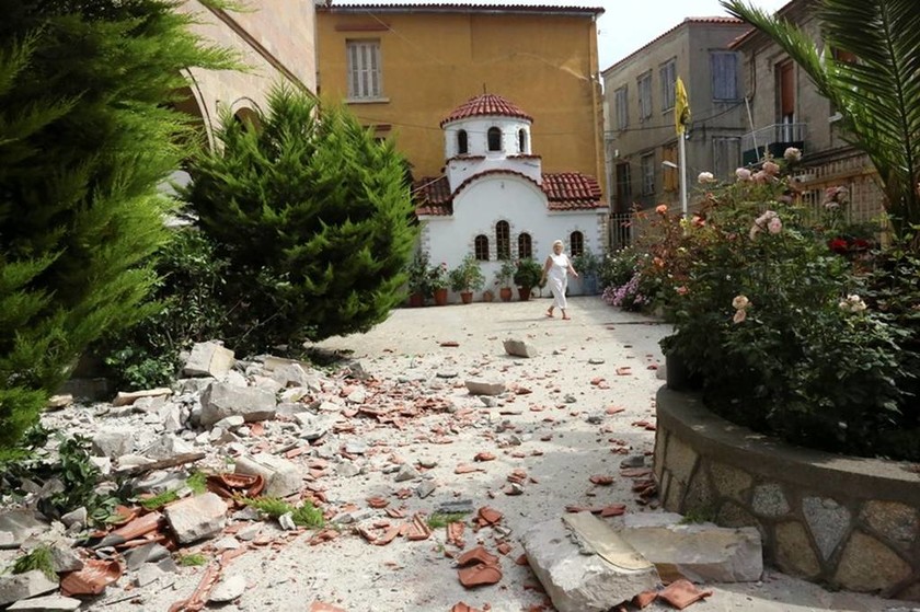 Φονικός σεισμός στη Μυτιλήνη: Μία γυναίκα νεκρή από τα 6,3 Ρίχτερ