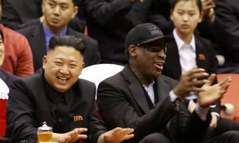 Ο «θρύλος» του NBA Ντένις Ρόντμαν «σπάει» το εμπάργκο και επισκέπτεται τη Βόρεια Κορέα (Vid)