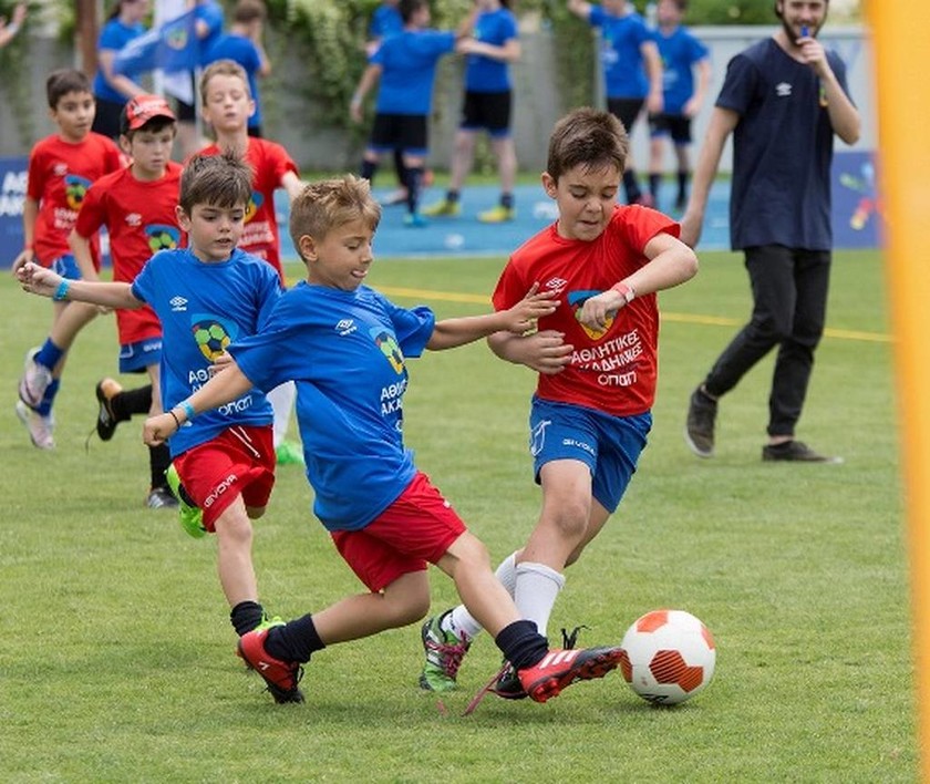 Τα παιδιά συμμετέχουν στις δραστηριότητες του φεστιβάλ Αθλητικών Ακαδημιών ΟΠΑΠ