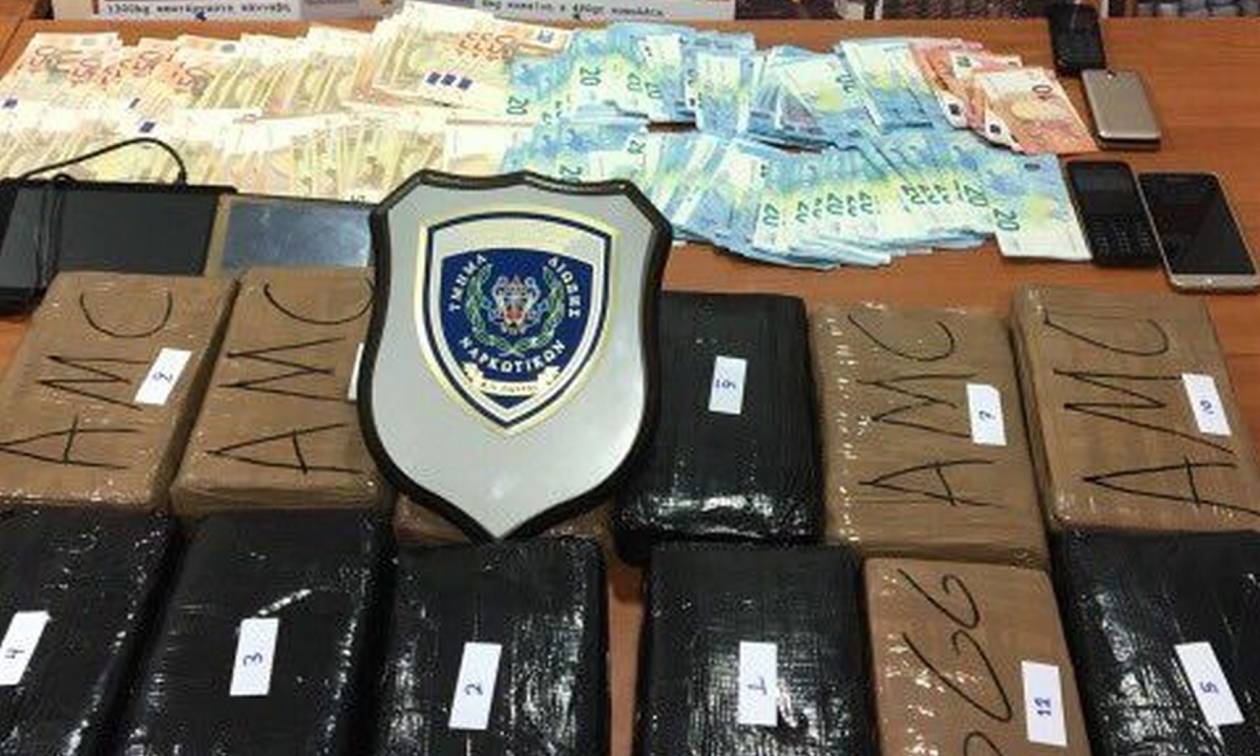 Συναγερμός στην Πάτρα: Εντοπίστηκε φορτηγό με 14 κιλά κοκαΐνης (pics)