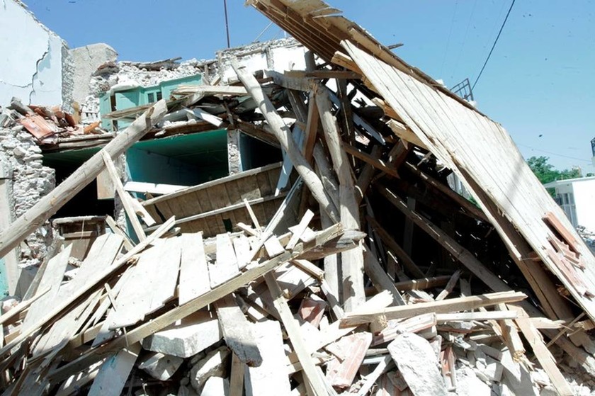 Σεισμός Μυτιλήνη: Χωριό - «φάντασμα» η Βρίσα - Συντρίμμια και απόγνωση παντού