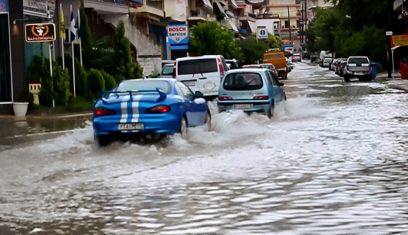 Καιρός: Η καταιγίδα «σάρωσε» τη Λιβαδειά - Καταστροφές σε αγροτικές καλλιέργειες (pics&vids)