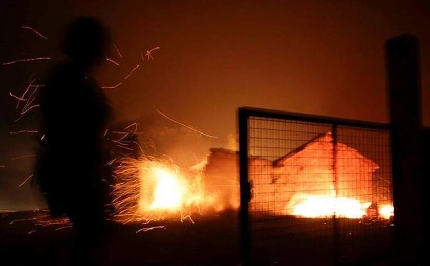 Φονική πυρκαγιά στην Πορτογαλία: Τουλάχιστον 24 οι νεκροί (pics+vids)