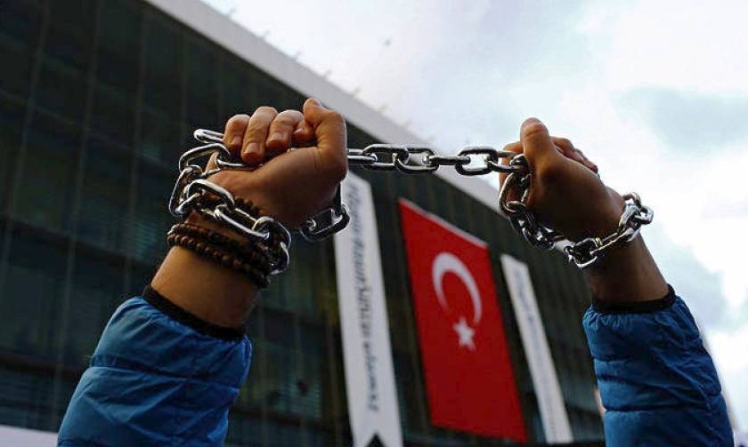 Πραξικόπημα Τουρκία: Άρχισε η πρώτη δίκη με κατηγορούμενους δημοσιογράφους
