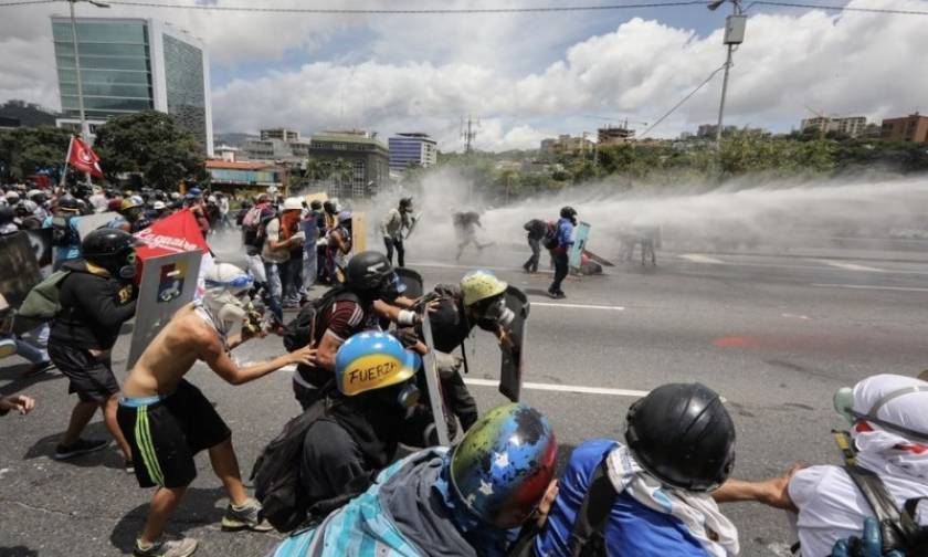 Βενεζουέλα: Ένας 17χρονος νεκρός από σφαίρα στο στήθος σε διαδήλωση κατά του Μαδούρο