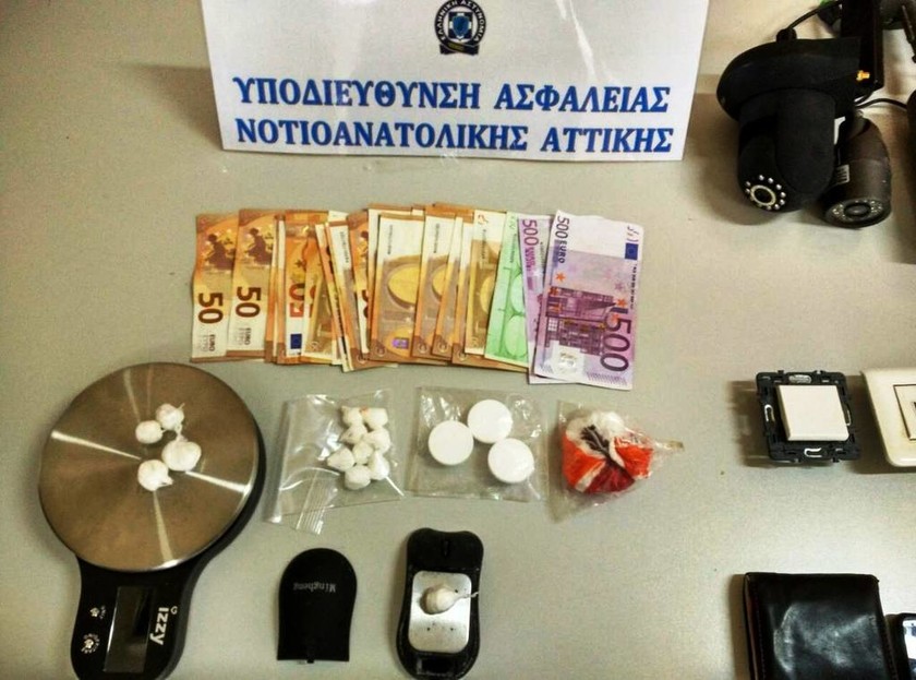 Δεκαοχτώ οι συλλήψεις στο παράνομο καζίνο του Άνω Καλαμακίου - Τι κατέσχεσε η Αστυνομία