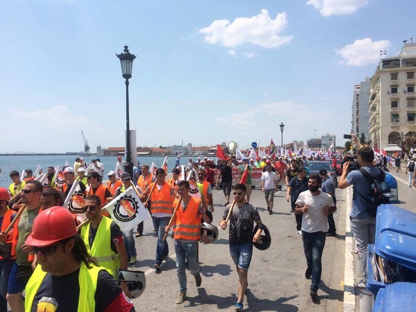 Θεσσαλονίκη: Συγκέντρωση και πορεία μελών του ΠΑΜΕ στο Νατοϊκό Στρατηγείο