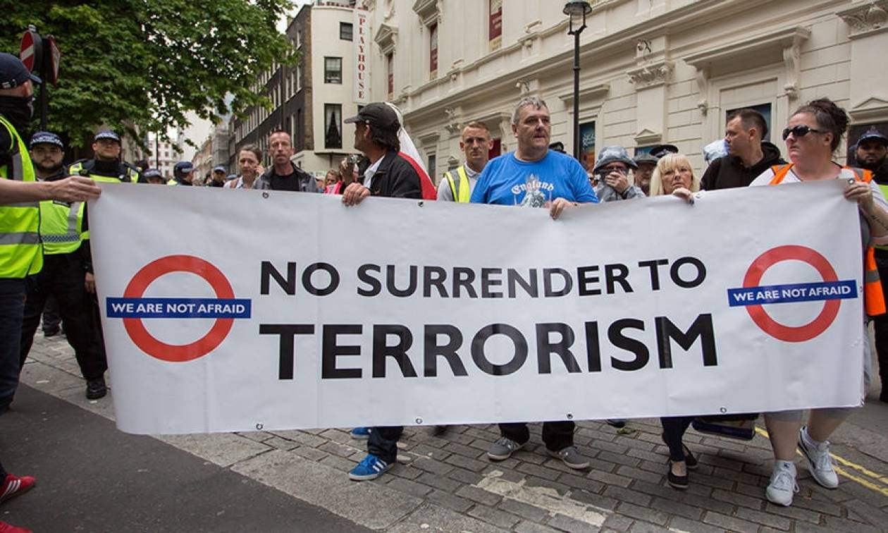 «Αστακός» η Βρετανία υπό το φόβο βίαιων συγκρούσεων