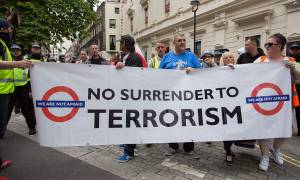 «Αστακός» η Βρετανία υπό το φόβο βίαιων συγκρούσεων