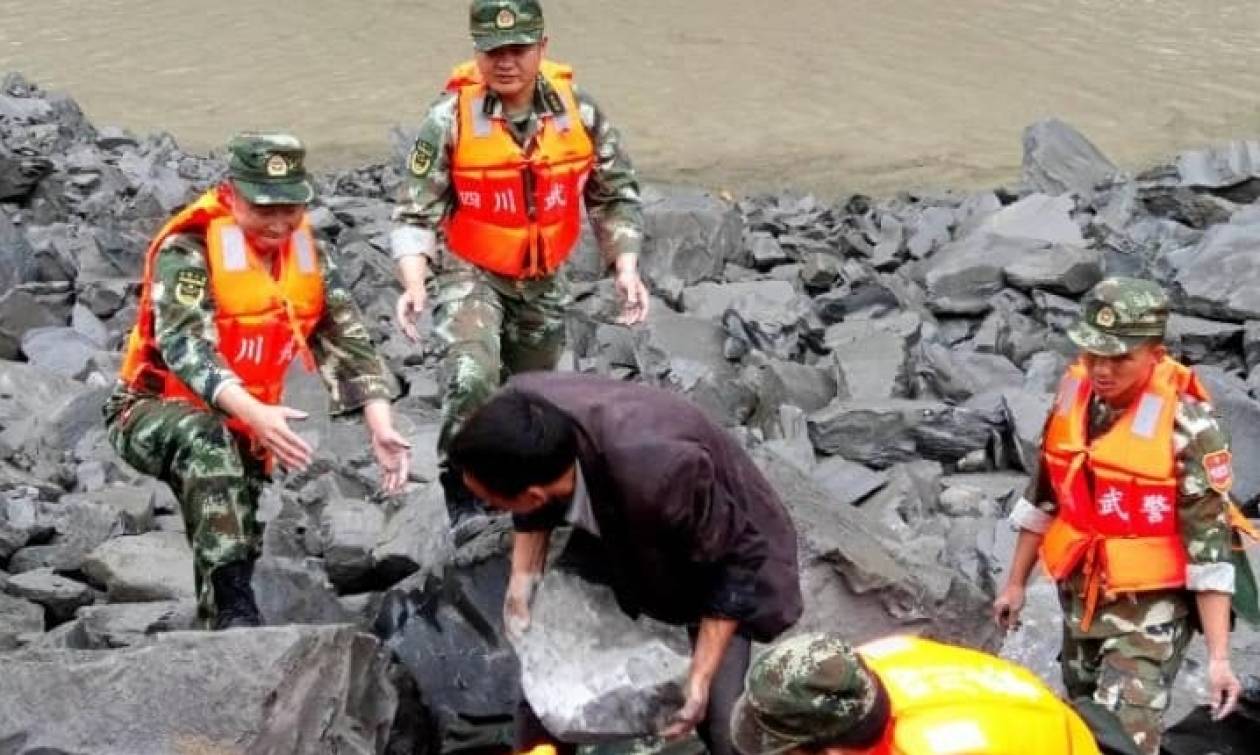 Τραγωδία στην Κίνα: 15 νεκροί και πάνω από 140 αγνοούμενοι έπειτα από κατολίσθηση (pics+vids)