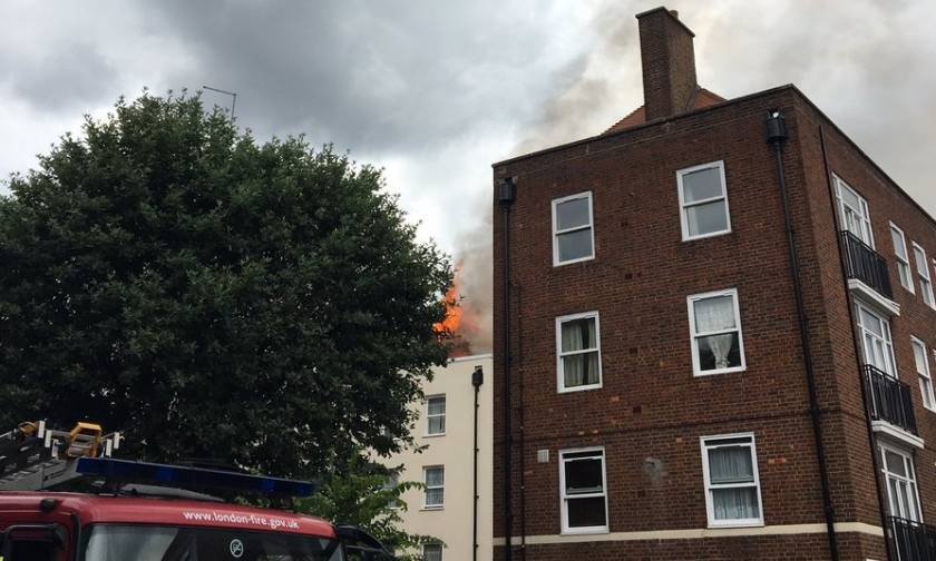Υπό πλήρη έλεγχο η φωτιά σε κτήριο στο Λονδίνο (pics)