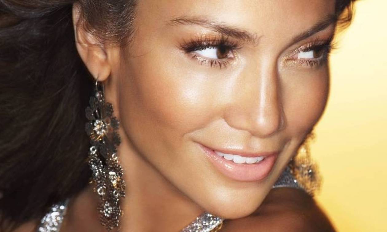 Η Jennifer Lopez και οι... κοιλιακοί της «ρίχνουν» το Instagram!