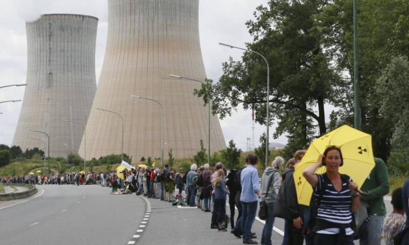 Βέλγιο: Ανθρώπινη αλυσίδα 90 χιλιομέτρων με αίτημα το κλείσιμο των πυρηνικών σταθμών στην χώρα