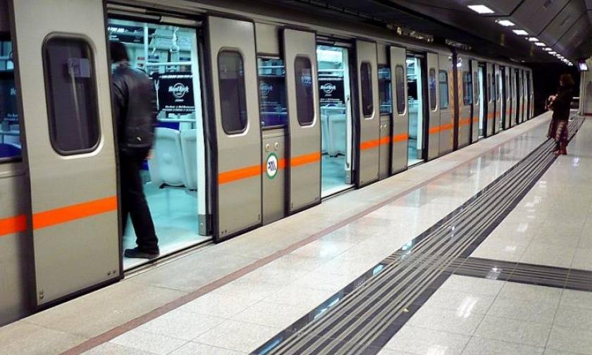 Συναγερμός στον σταθμό «Αττική» του Μετρό: Σταμάτησαν οι συρμοί