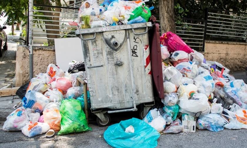 Ηράκλειο: Νέα κατάληψη στο αμαξοστάσιο του δήμου - «Βουνά» τα σκουπίδια στην πόλη