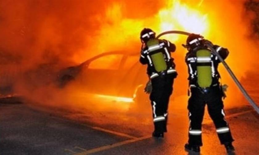 Τραγωδία στα Μέγαρα: Απανθρακωμένο πτώμα σε όχημα που άρπαξε φωτιά