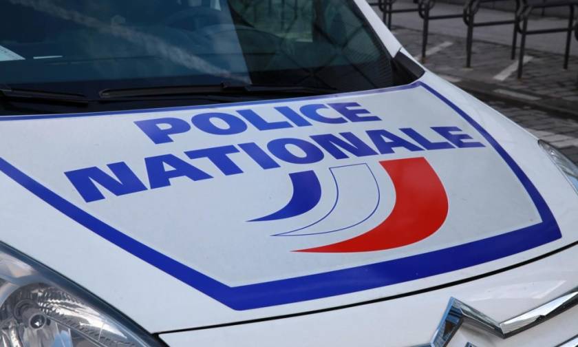Συναγερμός στη Γαλλία: Αυτοκίνητο προσπάθησε να χτυπήσει πεζούς (pics)