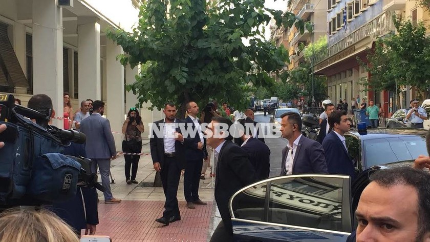 Η ΠΟΕΔΗΝ γιούχαρε τον Τσίπρα έξω από το Υπουργείο Υγείας: «Μπλόκο» από την ΕΛΑΣ (pics+vids)