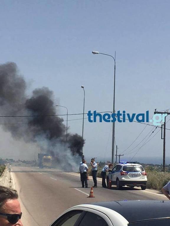 Τραγωδία στην Χαλκιδική: Νεκρός οδηγός σε τροχαίο - Πήρε φωτιά το Ι.Χ. (pics&vid)