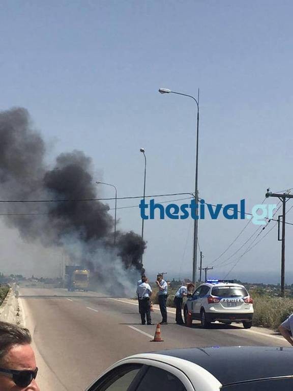 Τραγωδία στην Χαλκιδική: Νεκρός οδηγός σε τροχαίο - Πήρε φωτιά το Ι.Χ. (pics&vid)