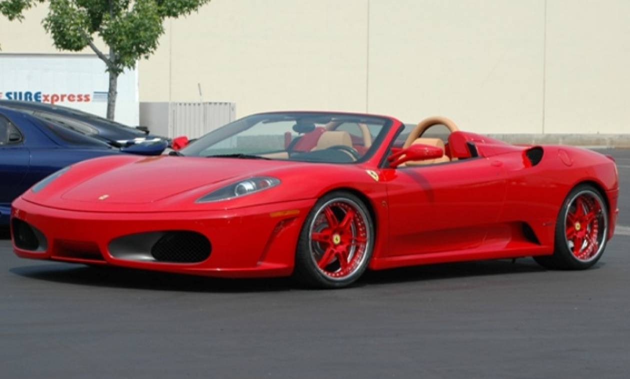 Ποιο χρώμα απαγορεύει η Ferrari στα αυτοκίνητά της;