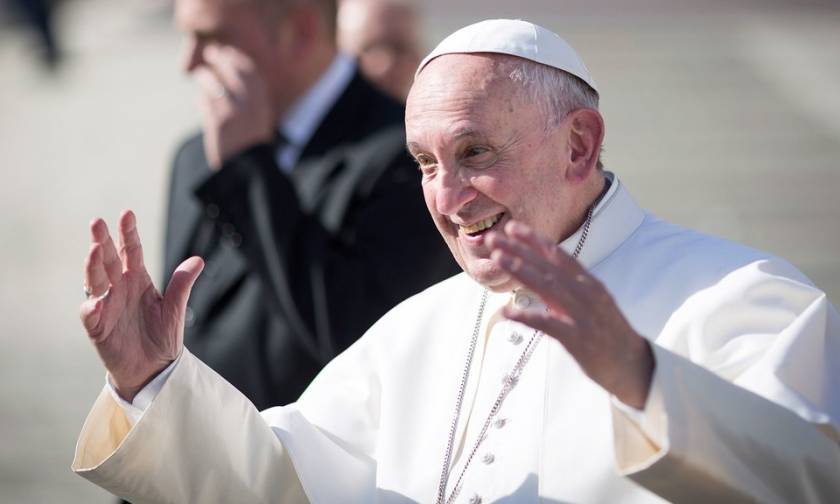 Ο πάπας Φραγκίσκος δίνει 50.000 ευρώ για τους σεισμόπληκτους της Μυτιλήνης