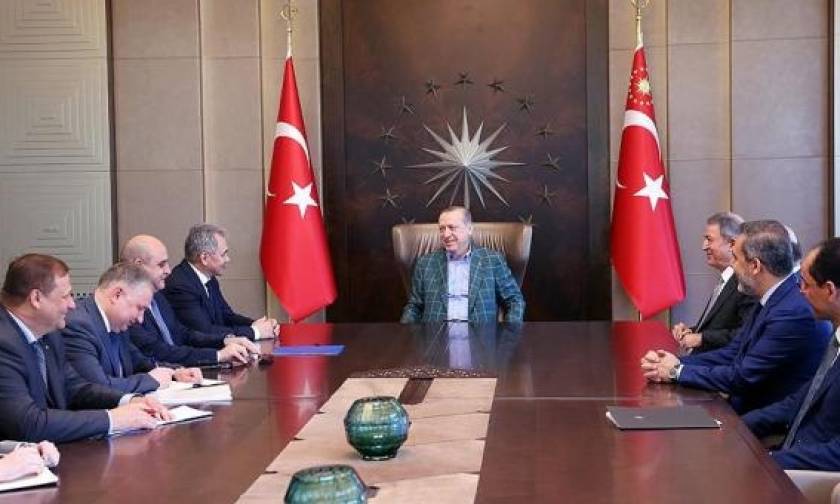 Συνάντηση Ερντογάν με τον Ρώσο υπουργό Άμυνας