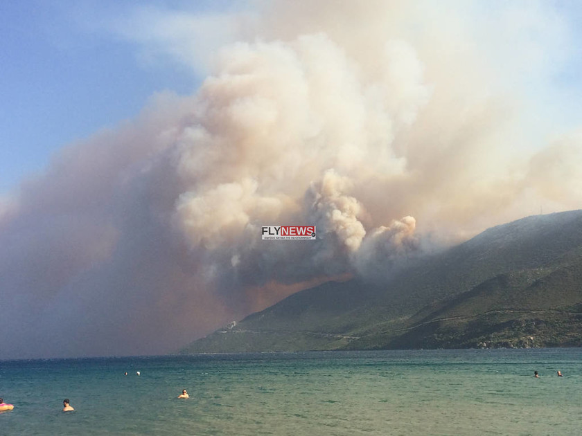 Συναγερμός στη Μάνη: Ανεξέλεγκτη μαίνεται η φωτιά - Κάηκαν σπίτια - Ποιες περιοχές απειλούνται