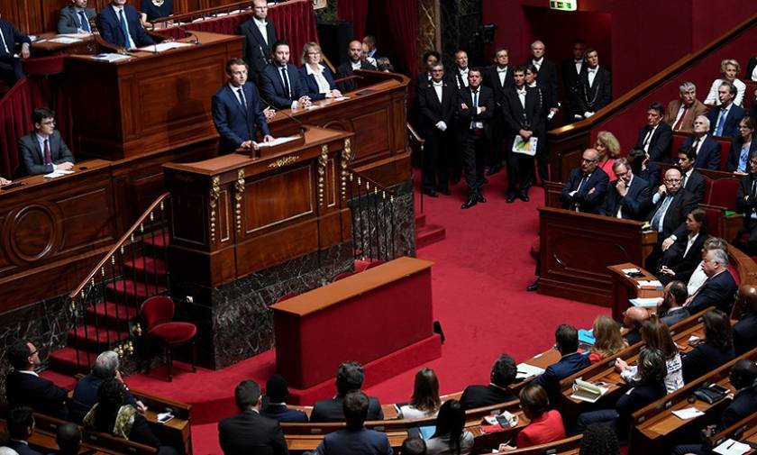 Δραστικές αλλαγές Μακρόν: Θέλει να μειώσει τα μέλη του κοινοβουλίου κατά το ένα τρίτο