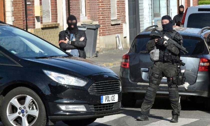 Συναγερμός για επικείμενα τρομοκρατικά χτυπήματα σε Γαλλία και Βέλγιο – Εντοπίστηκε γιάφκα