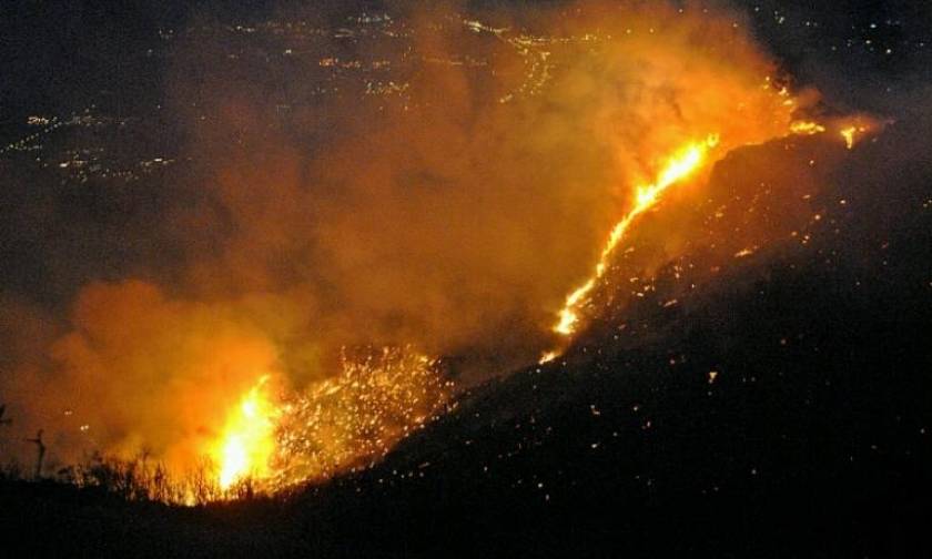 Φωτιά ΤΩΡΑ: Ολονύχτια μάχη με τις φλόγες στη Ζάκυνθο