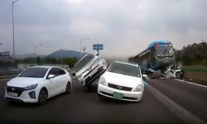 «Σαν τρελό φορτηγό»: Ίσως ένα από τα τρομακτικότερα ατυχήματα που έχουν καταγραφεί σε βίντεο