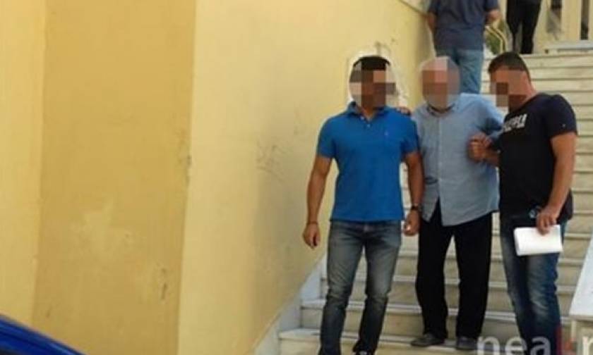Κρήτη: Εικόνες - σοκ μέσα από το σπίτι, όπου ο πατέρας σκότωσε το γιο - Στον ανακριτή ο 85χρονος