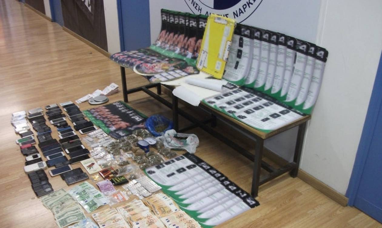 Το καρτέλ από τη Βολιβία έφερνε στην Ελλάδα πακέτα με κοκαΐνη εμποτισμένη σε χαρτόνια