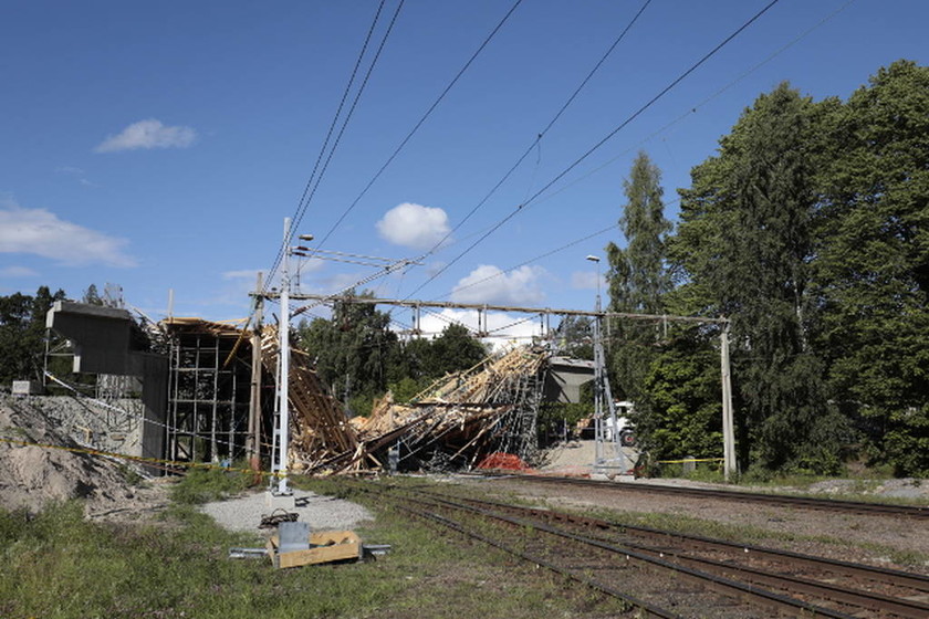 Σουηδία: Πανικός από κατάρρευση γέφυρας - Τουλάχιστον δώδεκα τραυματίες (pics)