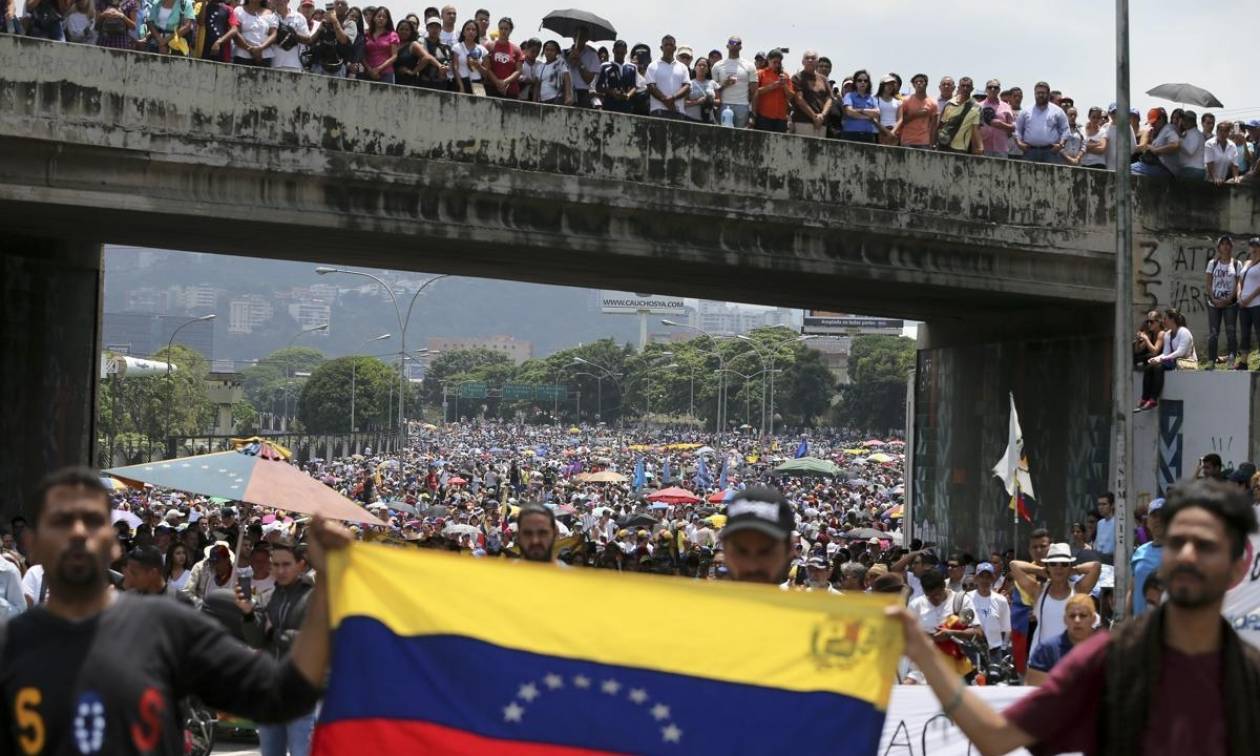 Λαϊκή οργή στη Βενεζουέλα: 7,2 εκατ. πολίτες κατά του προέδρου Νικολάς Μαδούρο (Vid)